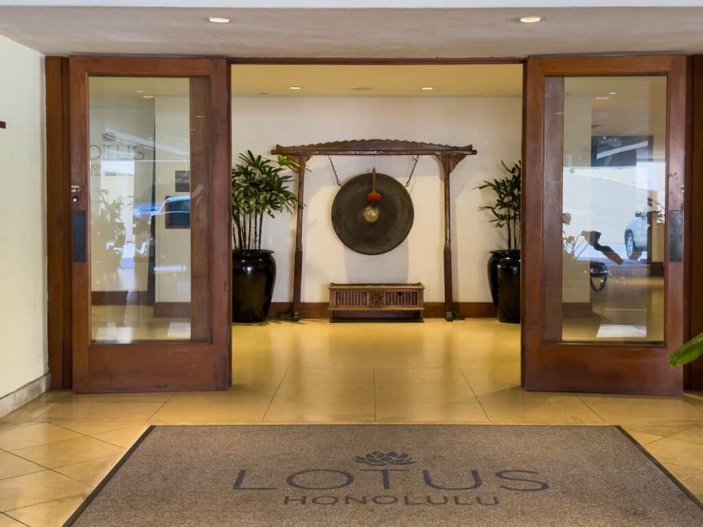 Oahu Hotel Lotus Honolulu At Diamond Head Img 6859